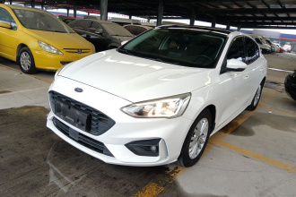 福特 福克斯 2020款 三厢 EcoBoost 180 自动锋潮型