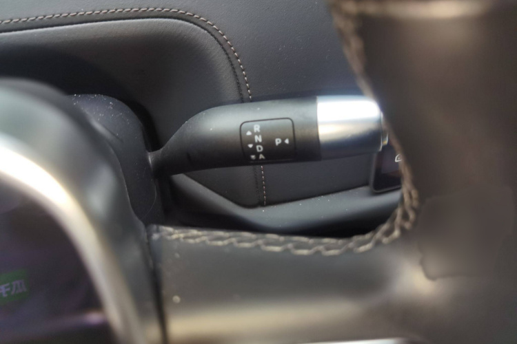 理想汽车 理想L9 2022款 Max局部细节18