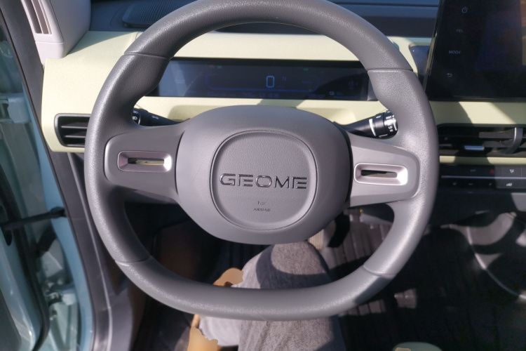 吉利银河 2024款 熊猫mini 200km 耐力熊中控内饰13