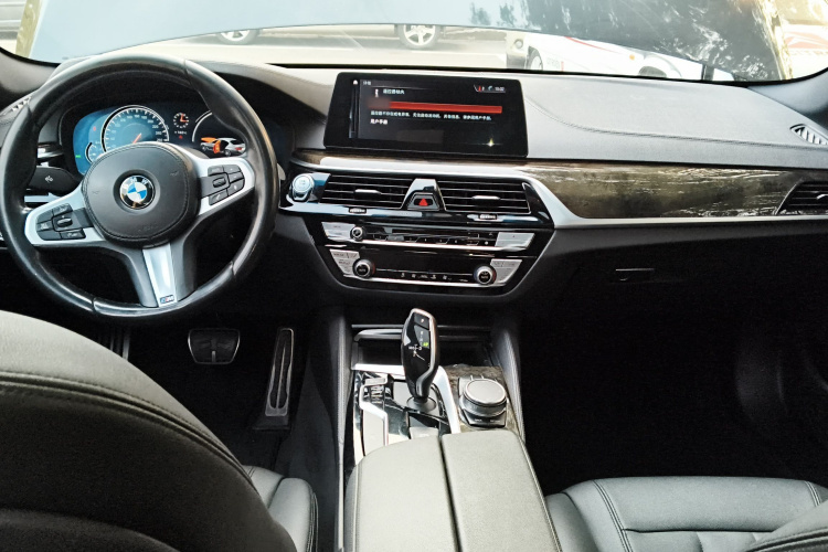 宝马5系 2018款 525Li M运动套装中控内饰12