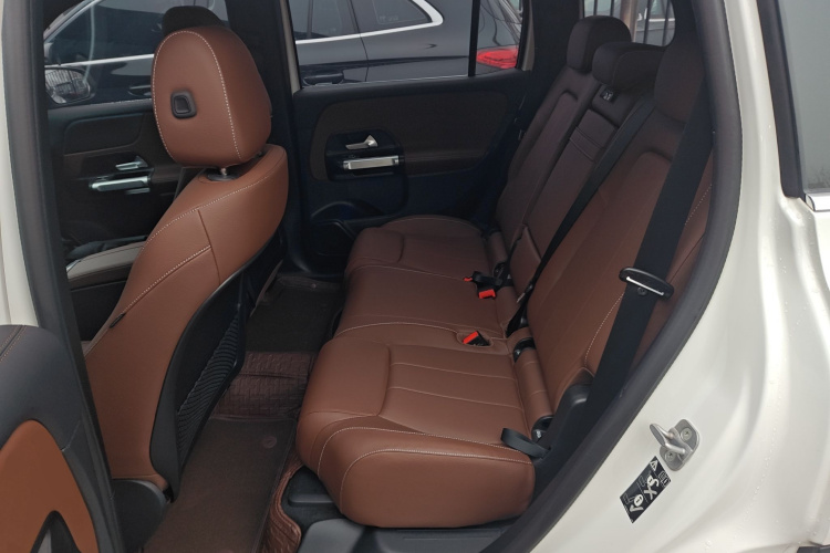 奔驰GLB 2025款 GLB 220 动感型中控内饰7004