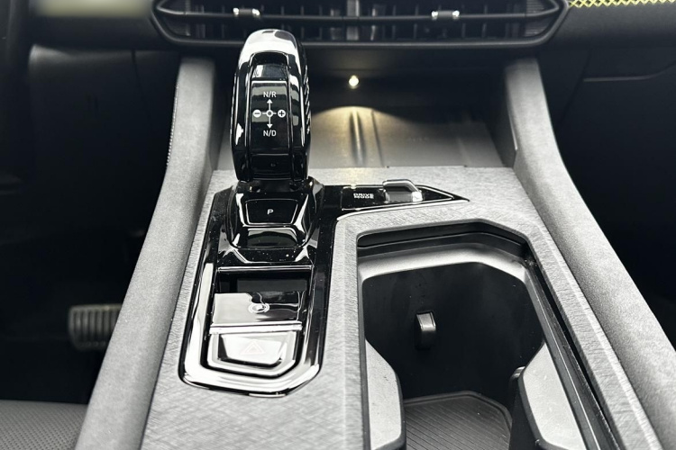 领克03 2025款 1.5TD DCT冠军版Pro中控内饰7013