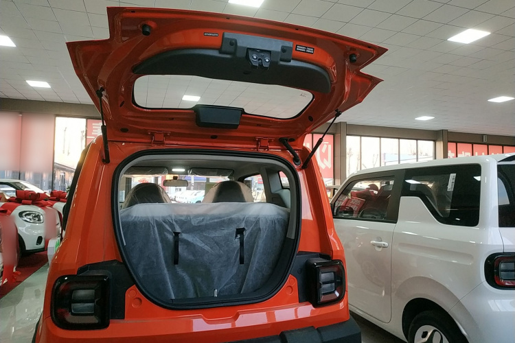 吉利银河 2025款 210km 熊猫骑士机舱底盘23