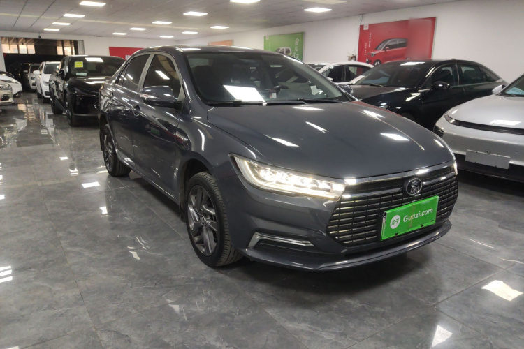 比亚迪 秦新能源 2019款 高续航版 尊贵型车身外观3