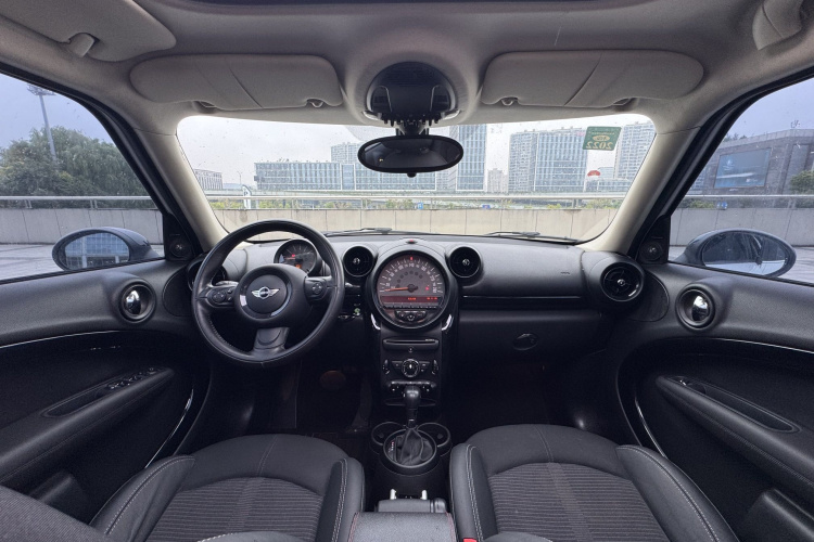 MINI Countryman 2016款 1.6T COOPER ALL4 Fun装备控中控内饰7003