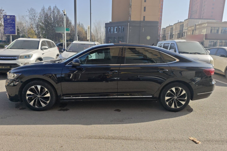 大众 帕萨特 2022款 330TSI 星空精英版车身外观4