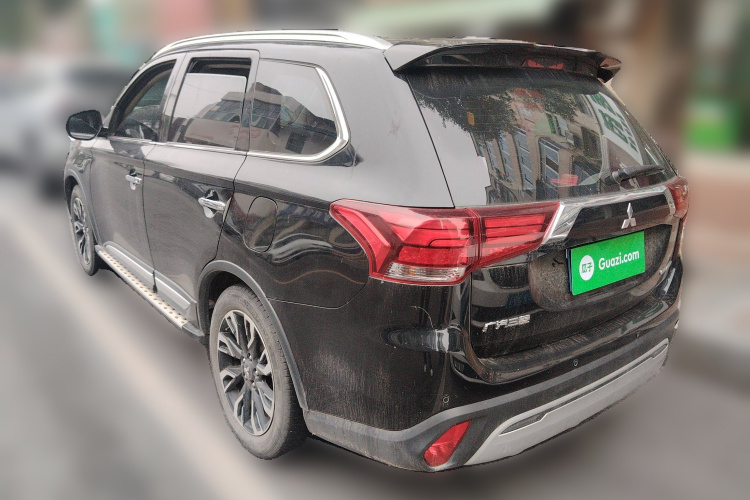 三菱 欧蓝德 2020款 2.4L 四驱致享版 7座车身外观6003