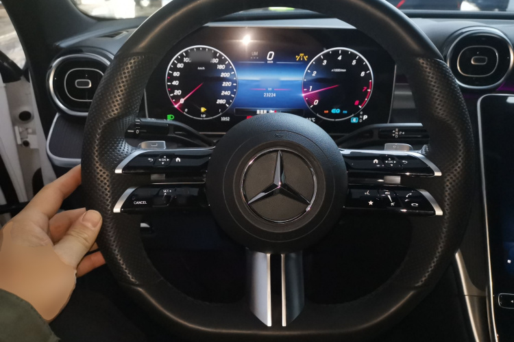 奔驰C级 2022款 改款 C 200 L 运动版局部细节13