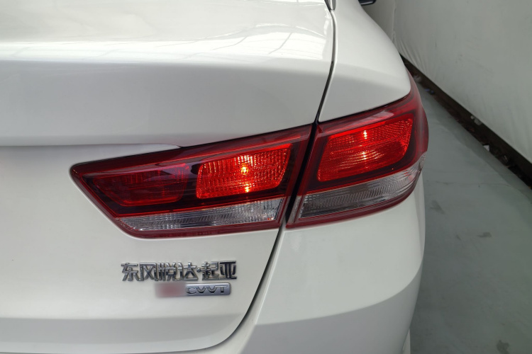 起亚K5 2016款 2.0L 自动LUX车身外观6011