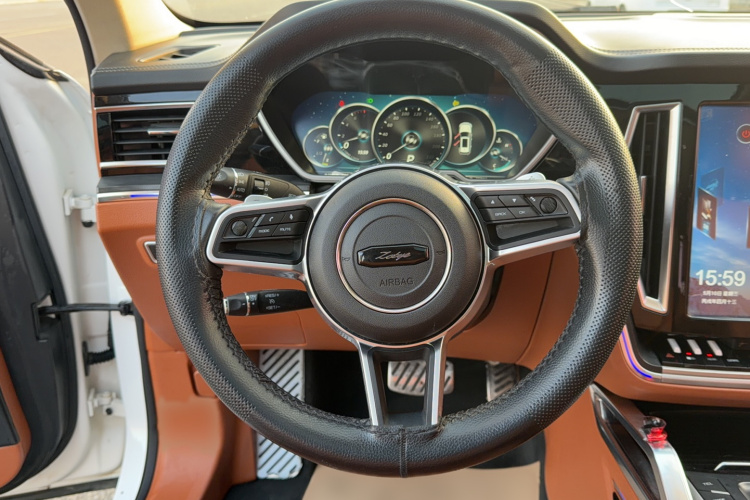 众泰T700 2017款 1.8T 双离合尊贵型贺岁版局部细节13