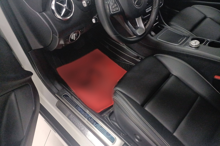 奔驰GLA 2018款 GLA 200 动感型中控内饰7002