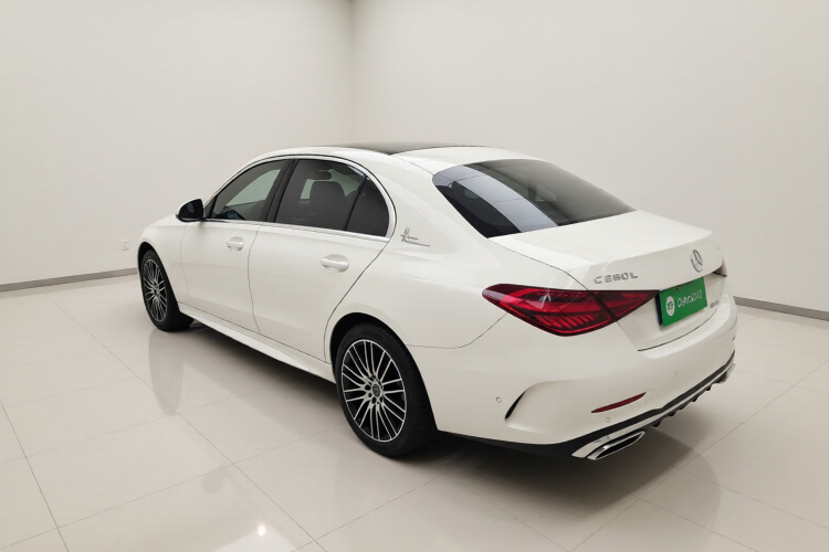 奔驰C级 2024款 C 260 L 运动版车身外观5