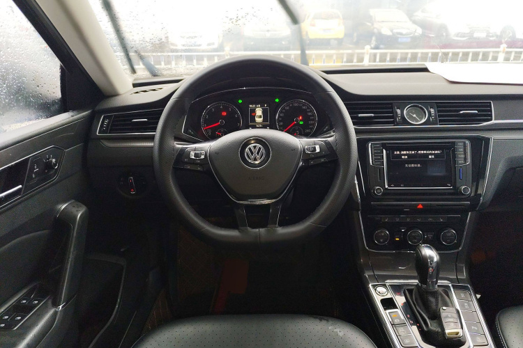 大众 帕萨特 2017款 330TSI DSG御尊版中控内饰13