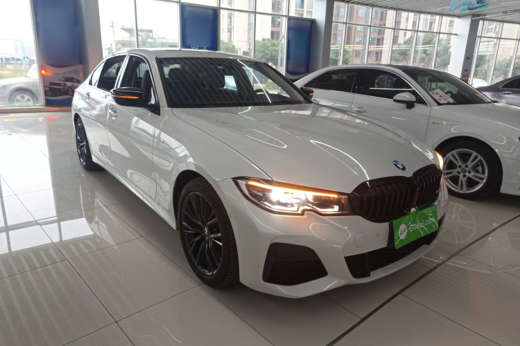 宝马3系 2022款 325Li M运动曜夜套装车身外观3