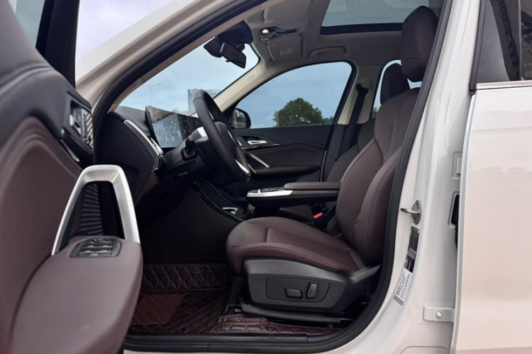 宝马X1 2023款 sDrive25Li X设计套装中控内饰7002