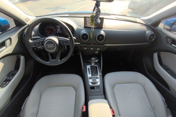 奥迪A3 2020款 Sportback 35 TFSI 进取型 国VI中控内饰7005
