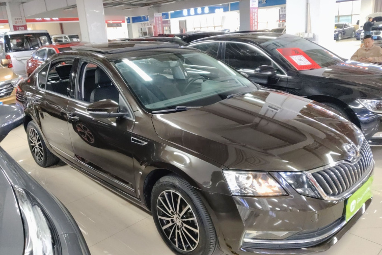 斯柯达 明锐 2018款 1.6L 自动豪华版车身外观3