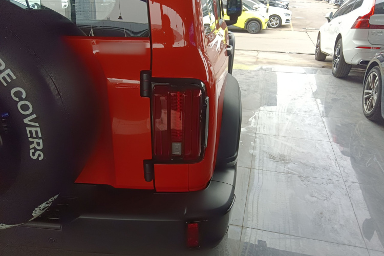 坦克300 2024款 2.0T 征服者车身外观9