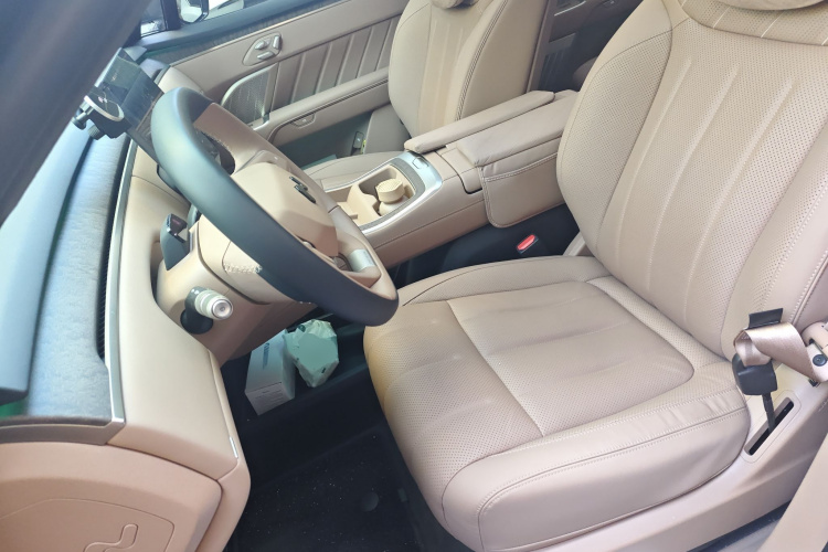 乐道L90 2025款 Ultra 六座版中控内饰19