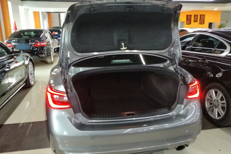 英菲尼迪Q50L 2018款 2.0T 舒适版 国VI局部细节23