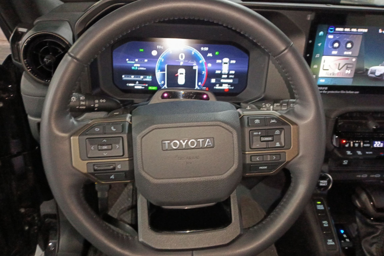 丰田 普拉多 2024款 2.4T 悍野WX版 6座局部细节13