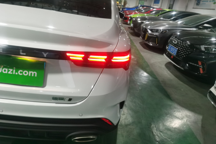 吉利汽车 2024款 缤瑞COOL 1.5T DCT龙腾版车身外观9