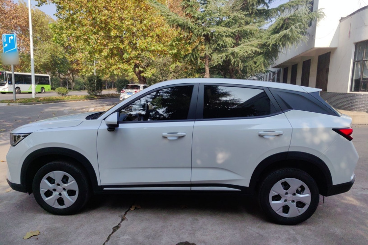 五菱汽车 五菱星驰 2023款 1.5L CVT畅爽型车身外观6008