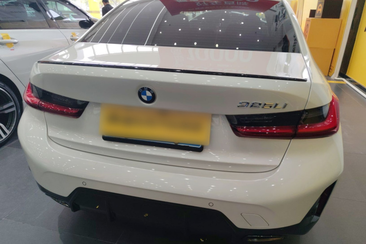 宝马3系 2024款 325Li M运动曜夜套装车身外观6004