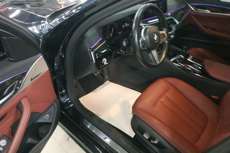 宝马5系 2019款 530Li xDrive M运动套装中控内饰7003