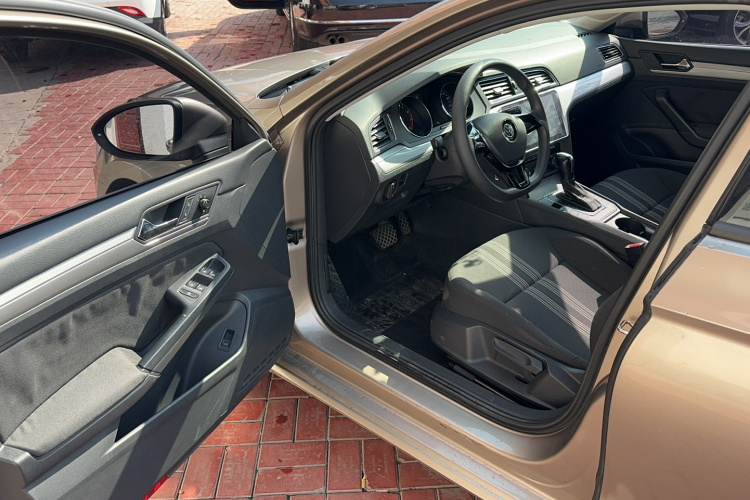 大众 凌渡 2015款 230TSI DSG风尚版中控内饰7002