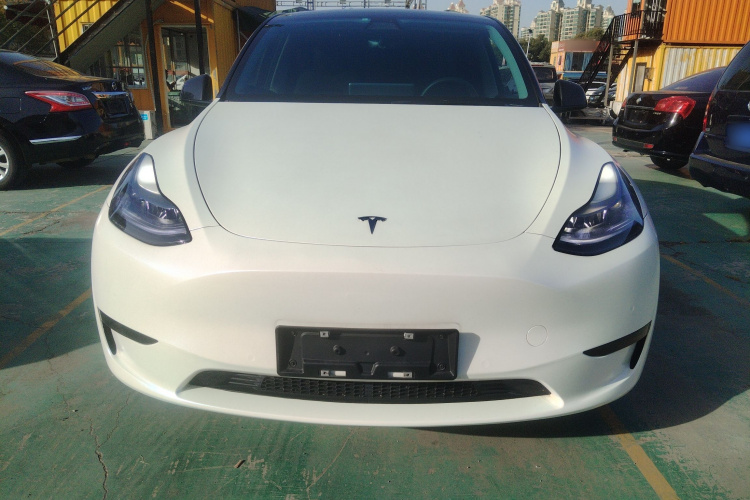特斯拉 Model Y 2022款 改款 后轮驱动版车身外观2