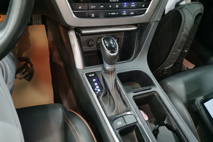 现代 索纳塔 2015款 1.6T GX舒适型局部细节18