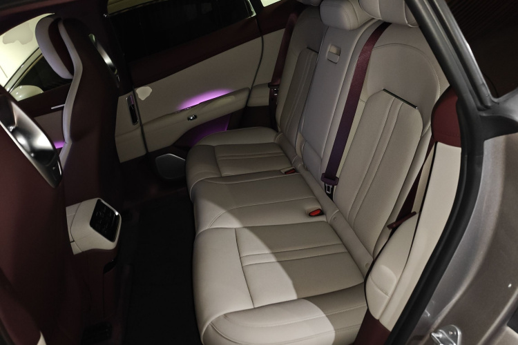 小米汽车 小米YU7 2025款 超长续航后驱版中控内饰21