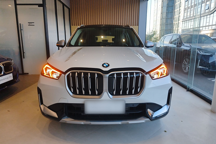 宝马X1 2023款 sDrive25Li X设计套装车身外观2