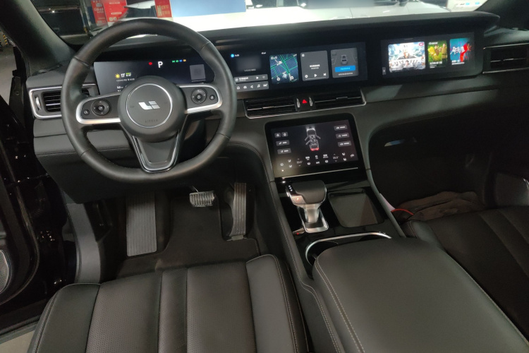 理想汽车 理想ONE 2020款 增程6座版中控内饰7002