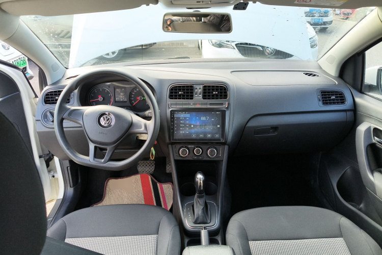 大众 Polo 2016款 1.4L 自动风尚型中控内饰7002