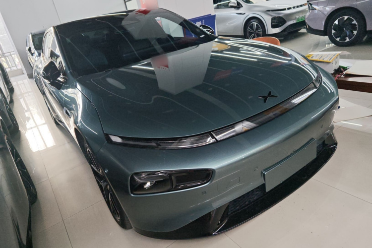 小鹏P7 2023款 P7i 610 鹏翼性能版车身外观6002