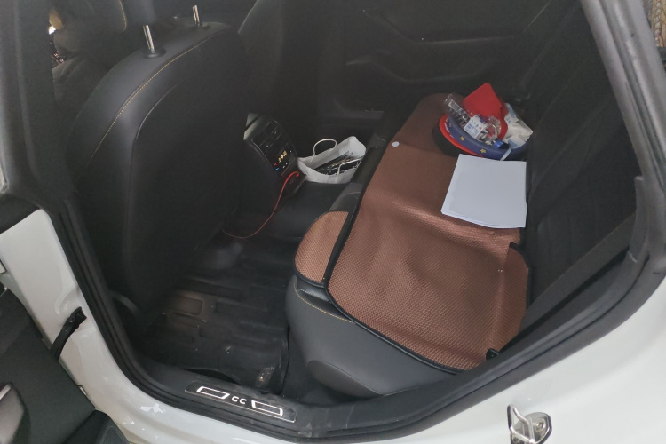 一汽-大众CC 2021款 380TSI 夺目版中控内饰21