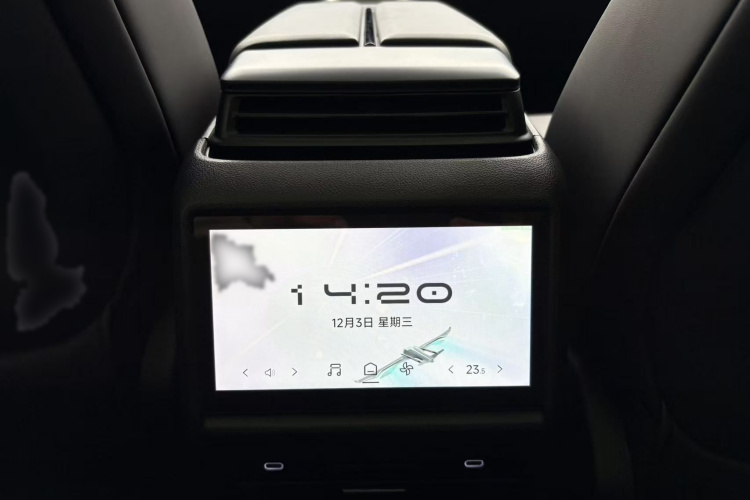 极越01 2025款 焕新款 Max 长续航版中控内饰7005