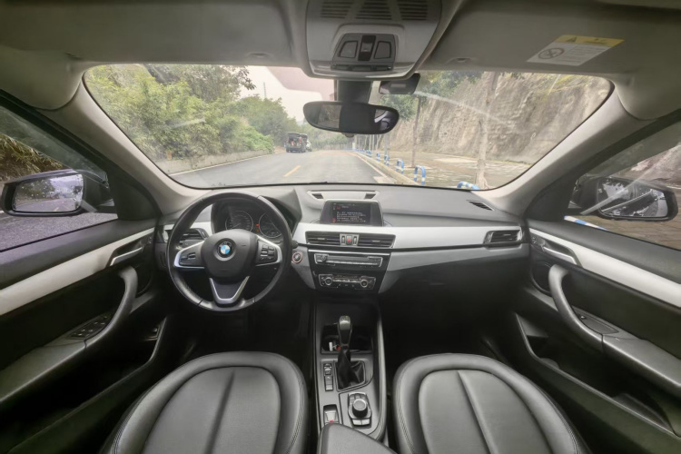 宝马X1 2016款 sDrive18Li 尊享型中控内饰7005