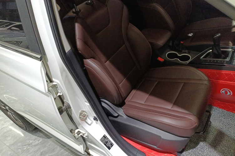 东风风行 风行T5 2024款 盛世款 1.6L 手动寻梦版 五座局部细节41