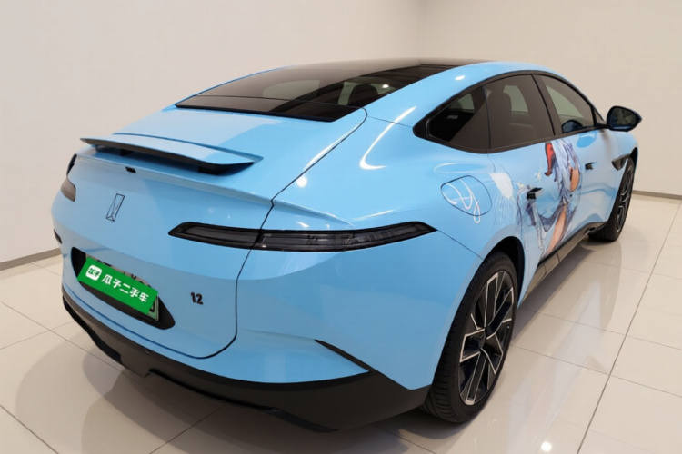 阿维塔12 2025款 Ultra增程版车身外观7