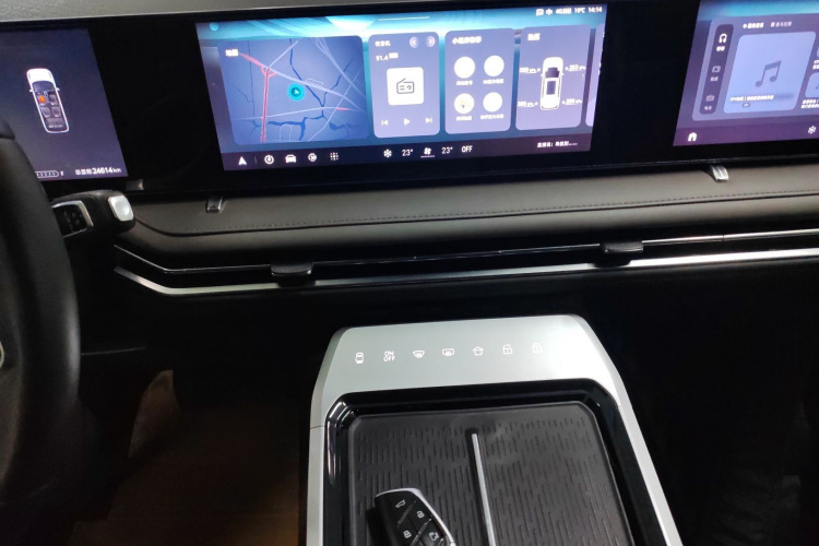 上汽大通MAXUS 大通G70 2024款 2.0T 自动旗舰版 7座局部细节16