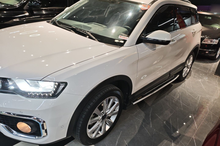 哈弗H6 Coupe 2017款 蓝标 2.0T 自动两驱精英型车身外观4