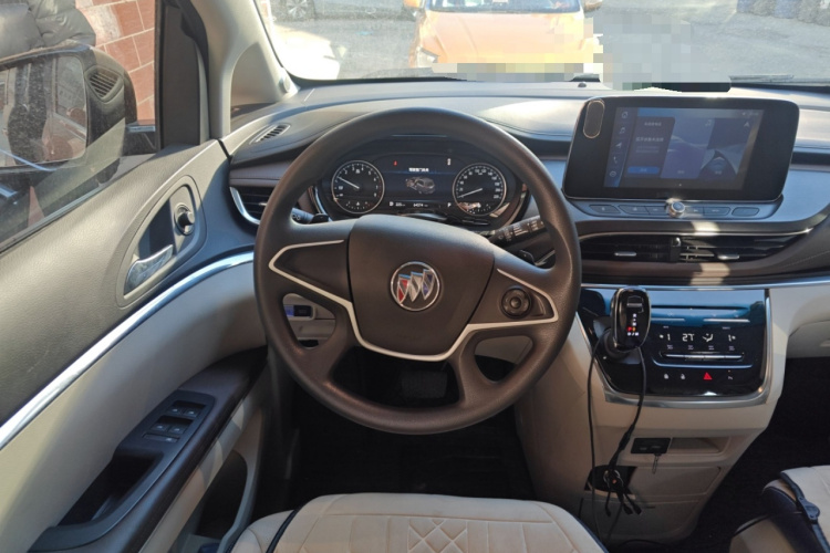 别克GL8 2023款 陆上公务舱 舒适型中控内饰13