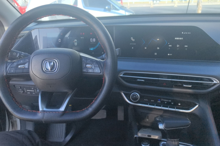 长安 逸动 2021款 PLUS 蓝鲸NE 1.4T GDI DCT尊贵型中控内饰7002