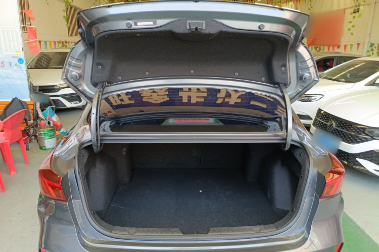 长安 逸动 2024款 PLUS 蓝鲸NE 1.4T GDI DCT高能版机舱底盘23