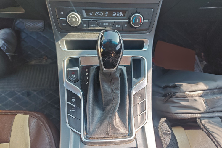 吉利汽车 帝豪 2019款 领军版 1.5L CVT向上亚运版 国VI局部细节18