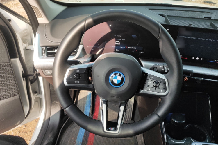 宝马iX1 2023款 eDrive25L M运动套装局部细节13