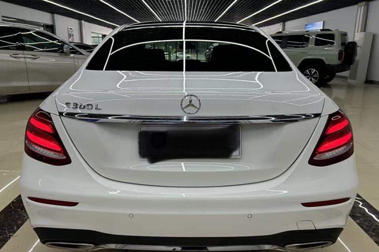 奔驰E级 2018款 改款 E 200 L 运动型车身外观6002